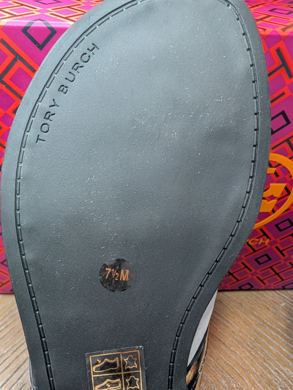 Tory Burch Leopard Patent Miller Thong Sandals - Animal Print - Picture 5 of 6